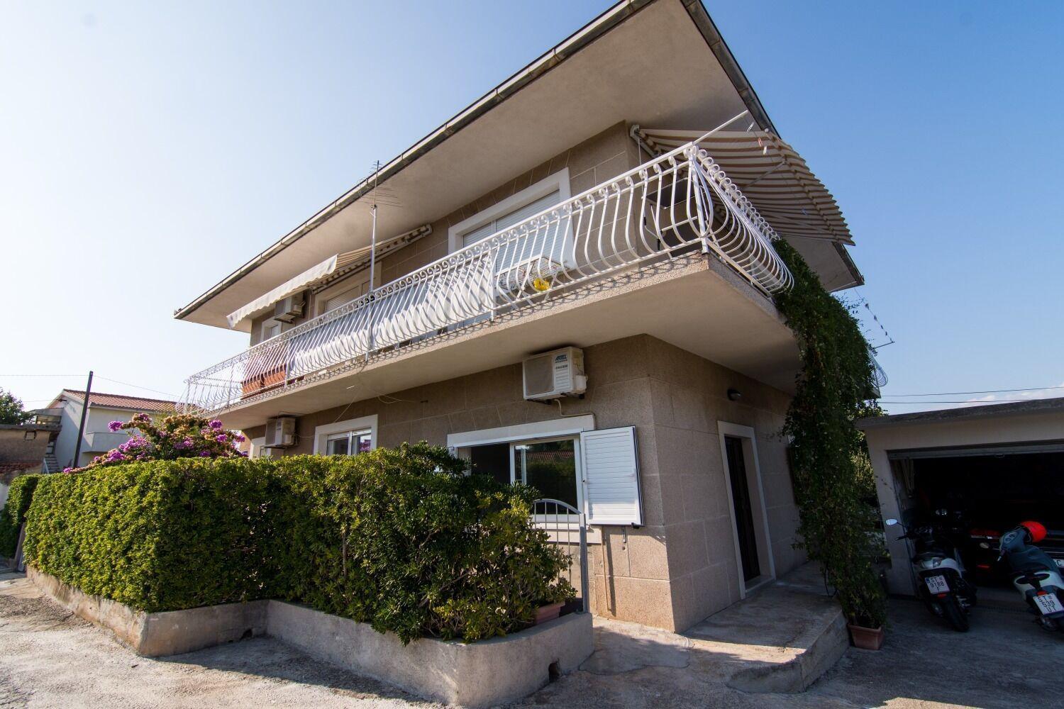 Apartments Ivica - Garden Terrace Slatine Kültér fotó